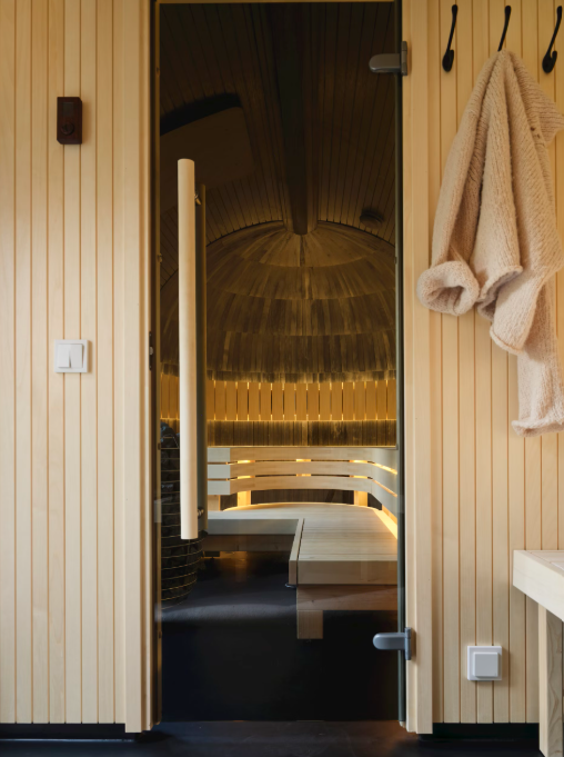 Infrared sauna in Corona.